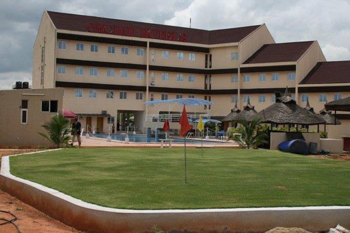Orchid Hotel Asaba Exteriör bild